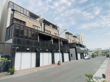 歐香公園邊間三面採光整層主臥美車墅｜台南市安南區鎮安七街