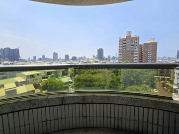 小屋換大屋這間最超值!愛河戀面公園四房平車｜高雄市三民區同盟三路