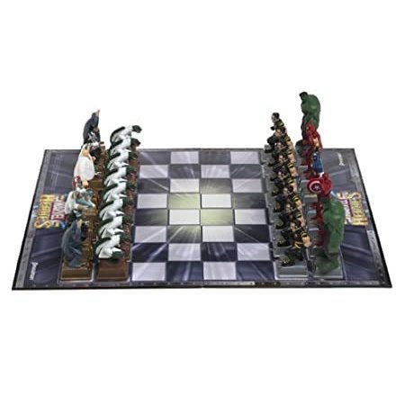 Marvel Heroes Chess Set 送料無料