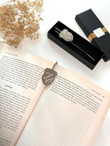 【客製】金屬 書簽 徽章形 刻字 送禮 商務 升遷 畢業 中英皆可