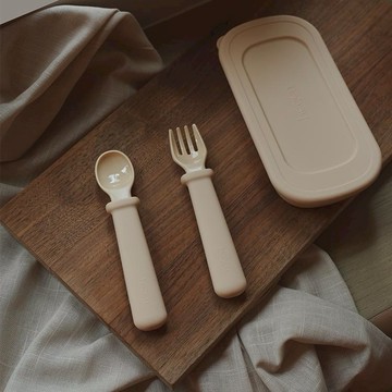 【hegen】成長餐桌兒童學習餐具|多功能叉匙組/幼兒/抓周/滿月/禮品/月子中心/寶寶/學齡前/固齒器/副食品 彌月禮 禮物