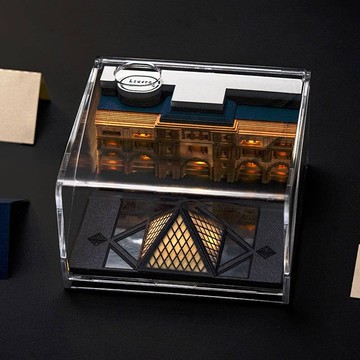 【贈禮袋】盧浮宮紙雕便簽 盧浮宮立體便簽 商務伴手禮 盧浮宮建築紙雕 立體便簽本 案頭擺件 3D立體擺件 3D立體紙雕