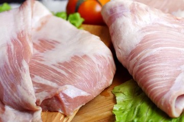 【愛尚農情】黃金六兩極品松阪豬-180g-包 (7包組)