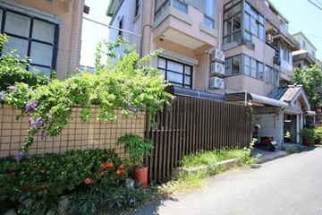 陳遠凰~鄰近宜蘭市運動公園旁雙併溫馨別墅｜宜蘭縣宜蘭市凱旋路