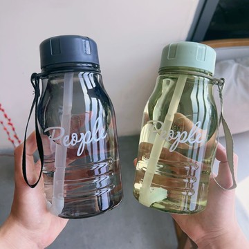 台灣出貨 大容量水杯帶吸管塑料運動健身夏季耐高溫帶茶隔學生防摔水壺杯子