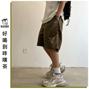 男士寬版速乾五分褲 休閒直筒短褲 夏季百搭穿搭 日系簡約男裝 美式復古褲子 透氣輕薄舒適 學生休閒男褲 大尺碼短褲