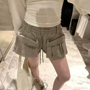 復古工裝牛仔短褲女夏季鬆緊腰大口袋鉚釘捲邊休閒褲寬鬆修身顯瘦