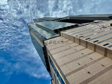 85大樓/採光明亮/方正格局/市景商辦+車位｜高雄市苓雅區自強三路
