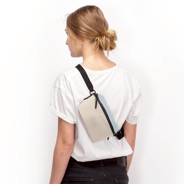 Ucon Acrobatics Jona Medium Lotus Infinity 側背包 - 灰藍 / 淺沙色