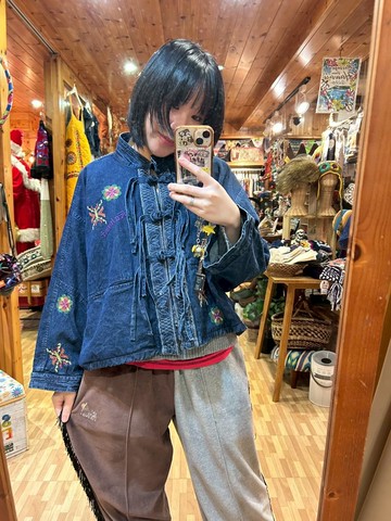 【熱門預購】民族風刺繡牛仔襯衫 (2色) IDS-5315