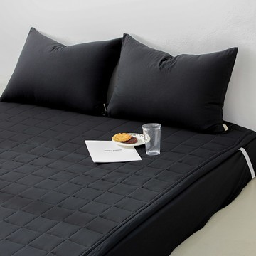 Lucidsleep 韓國製 柔軟艾蜜莉抗過敏水洗附固定帶床墊  午夜黑  150x200cm