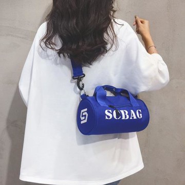 時尚帆布包包女2025新款手提瑜伽運動健身包圓筒枕頭包單肩斜挎包