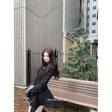 Wuuus【魔女宅急便】vintage不規則下擺牛角扣外套女黑色毛呢上衣