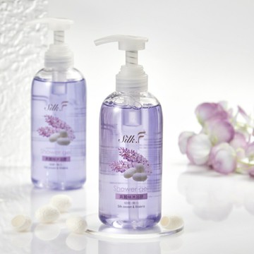 Silk.F絲芙真蠶絲夢幻紫藤花保濕沐浴膠500ml／添加蠶絲蛋白／領券再折