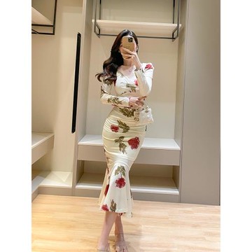 輕奢名媛風連衣裙春季新款高級感玫瑰印花方領長袖修身包臀魚尾裙