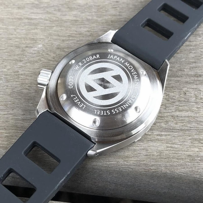 日本製 ハンドメイドの腕時計 20気圧防水 自動巻き SEIKO NH36