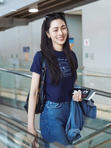美式復古正肩短袖寬鬆韓系高級感chic別緻上衣女生上衣 印花寬鬆情侶短袖T 上衣女 美式t  韓版T 大學T