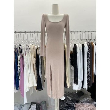 2023秋季新款性感辣妹修身顯瘦U領開叉包臀中長連衣裙打底裙6026