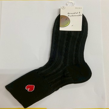 刺繡愛心麻花少女襪-黑22-26CM