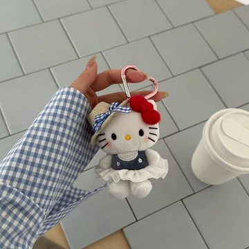 Kitty吊飾🎀 Kitty夏日度假草帽可愛kt貓掛件毛絨玩偶 愛心扣KT貓鑰匙扣中古辣妹風 包包掛件 交換禮物 公仔