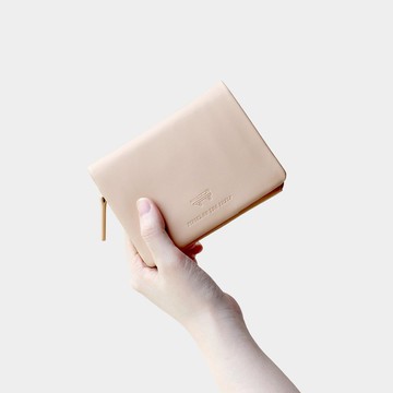 Pinsel on the Shelf 錢包：烤杏仁色