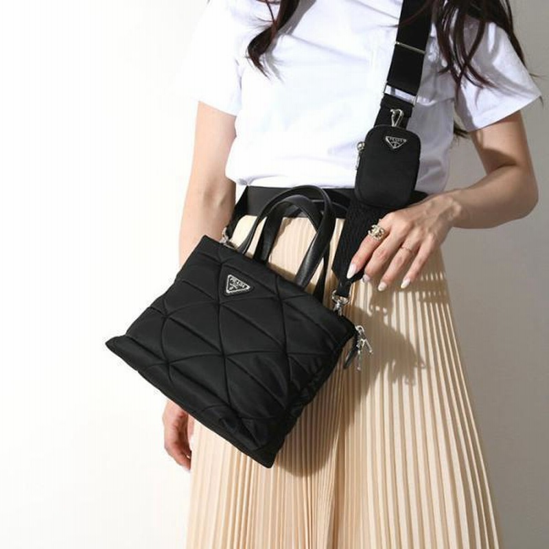 PRADA プラダ バッグ Re-Nylon パデッド トートバッグ 1BG373 RDJN レディース 2WAY ハンドバッグ ブラック  キルティング トライアングル ギフト | LINEショッピング