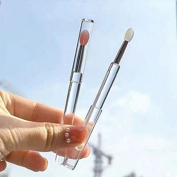 帶蓋防塵矽膠口紅刷／潤唇刷1入 顏色隨機｜柔軟矽膠 不易變形 易清洗 DS022118