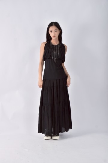 (S) huang shu chi流蘇露肩黑色短袖上衣