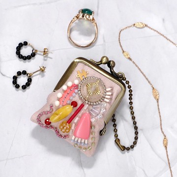 迷你珠飾刺繡零錢包 No.54 淺粉色紗布 可作項鍊・包包吊飾 飾品收納盒 手繡獨一無二之作