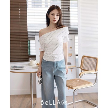 【夏季新品】BeLLA 點點收腰一字上衣 白色