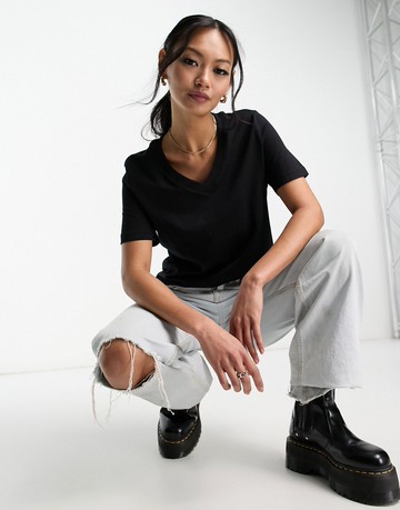 Selected Femme v neck t-shirt with short sleeves in black