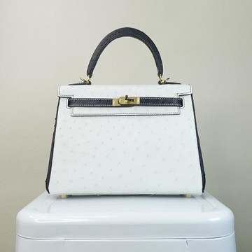 【M2ND】雀絲汀鴕鳥皮撞色凱莉包(黑白-T9441A)