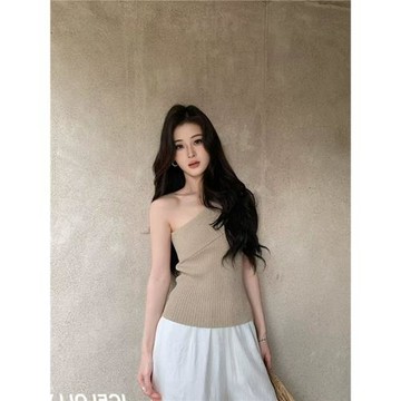 2025夏季新款韓版時尚百搭顯瘦不對稱露肩小眾設計針織背心上衣女