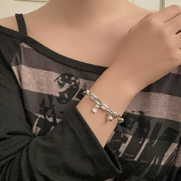 【台灣公司 可打統編】免運 復古做舊感不掉色百搭鏈條手鏈女小眾設計個性朋克嘻哈潮酷手飾潮 可開發票 全館五折 工廠現貨直銷 新品特價 z9211