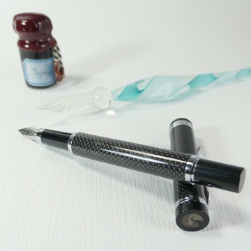 強強滾p-日本 1K 碳纖維*細格*鋼筆*真正碳纖維非貼紙*Carbon Fiber*