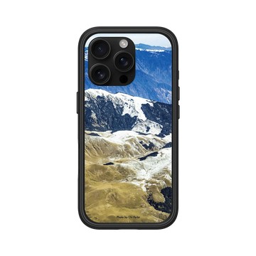 iPhone 16 Pro Mod NX 黑 - Chi Po-Lin 齊柏林《看見台灣》系列 - 能高安東軍草原