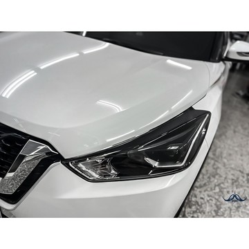 [老爸包膜店] Nissan Kicks 大燈燈眉 專用碳纖維膜 卡夢 防刮 防霧化 燈膜 防跳石 改裝 黑化