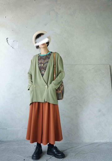 尋寶古著-莫蘭迪綠起皺感面料寬鬆V領罩衫外套