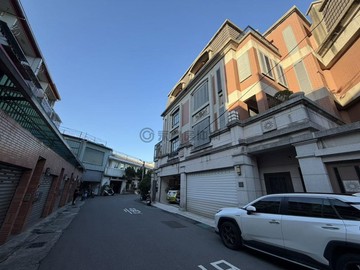 近14期/臨路雙車別墅/有孝親房/雙車位｜台中市潭子區大德北路