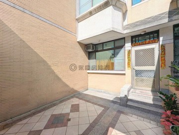 久樘臻藏》4房.前後臨路｜輕屋齡｜車庫美墅.東寶｜台中市潭子區雅豐街
