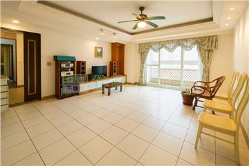 出價談!!!新店觀天下景觀電梯大四房｜新北市新店區黎明路