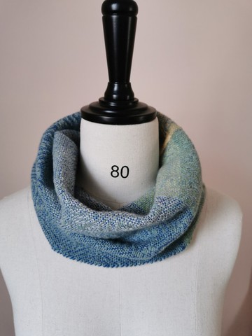 Handwoven by Carina | 手織純牦牛絨脖圍