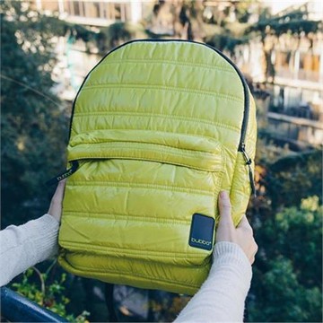 質感很好休閑厚實柔軟夾棉雙肩包