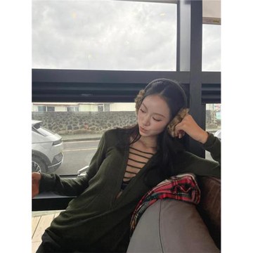 Garish/花里胡哨 純欲性感辣妹風鏤空條紋深V領針織套頭打底上衣