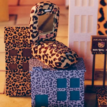 SANRIO HELLO KITTY x TBH 豹紋隨身鏡 鏡子 翻蓋手機造型 凱蒂貓