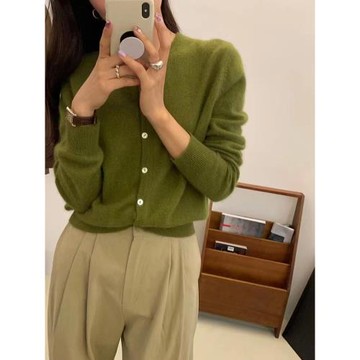 溫柔浣熊絨短款綠色針織開衫女春秋2025新款慵懶風獨特別致小上衣