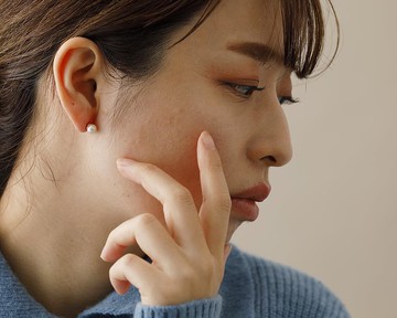 kiska pearl ─ 單顆珍珠水晶針式耳環