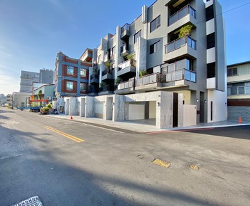 大里中興商圈全新3車電梯別墅｜台中市大里區中興路一段