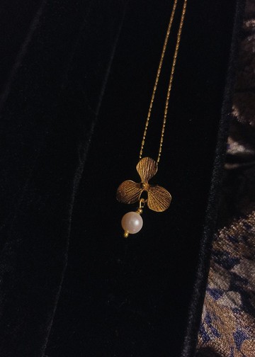 【老黃銅限定】三角花珍珠頸鍊 - 黃銅項鍊 / 可客製長度