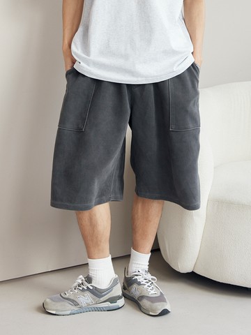 素面多口袋造型休閒短褲